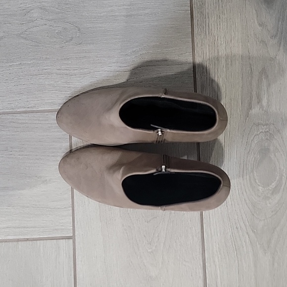 ECCO Leather Ankle Booties, Size US 10 / EUR 41 - Picture 5 of 5